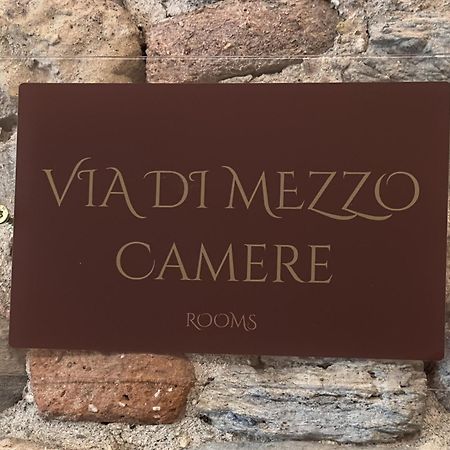 Via Di Mezzo Camere Pietrasanta Esterno foto